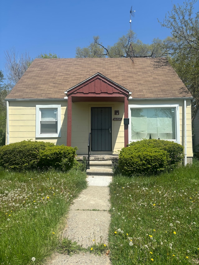 16828 W Chicago St, Detroit, MI 48228 - view of front of home featuring a shingled roof