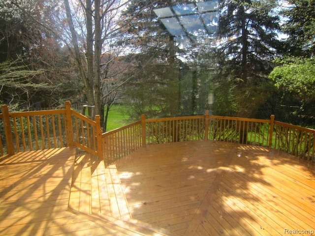 6850 Arlington, West Bloomfield, MI 48322 - wooden terrace featuring view of scattered trees