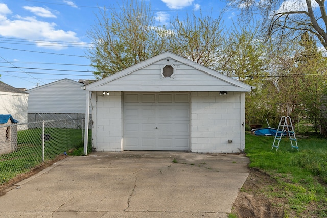 7044 Continental Ave, Warren, MI 48091 - detached garage featuring driveway