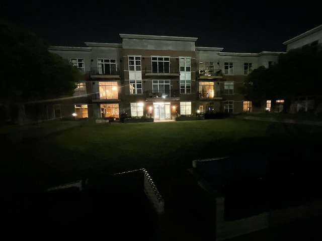 66 Winder St Unit 325, Detroit, MI 48201 - view of back of house at twilight