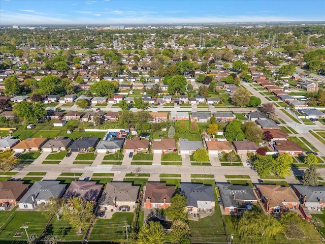 30657 Moulin Ave, Warren, MI 48088 - aerial view of property and surrounding area featuring nearby suburban area
