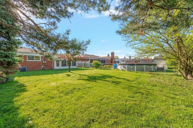 30657 Moulin Ave, Warren, MI 48088 - view of yard