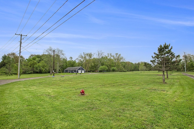 557 W James St, Lawrence, MI 49064 - view of grassy yard