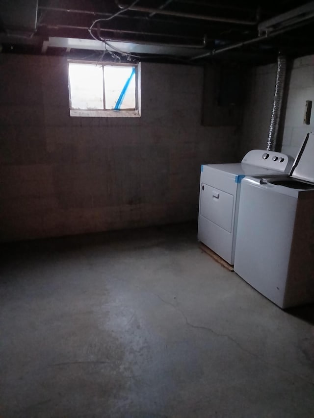 317 Country Club Ter, Battle Creek, MI 49015 - basement with washer and dryer