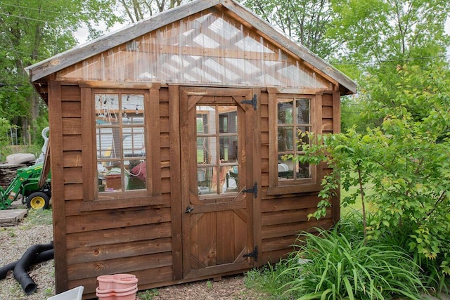 19610 Brentwood St, Livonia, MI 48152 - view of outbuilding featuring an outbuilding