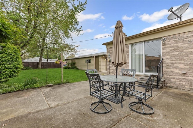 view of patio with outdoor dining space
