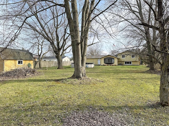 2565 Carleton Rockwood Rd, Carleton, MI 48117 - view of yard