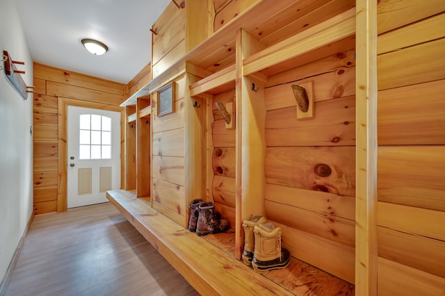 3118 Pratt Ln, Attica, MI 48412 - mudroom featuring light wood-type flooring