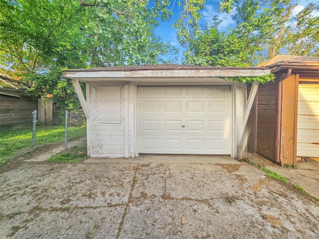 17524 Woodingham Dr, Detroit, MI 48221 - garage with concrete driveway