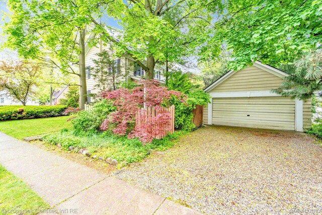1016 Knox St, Birmingham, MI 48009 - photo 28