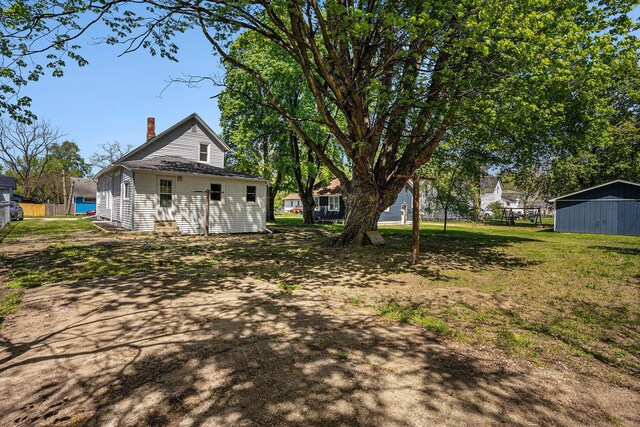 24 W Bernard St, Hartford, MI 49057 - view of yard