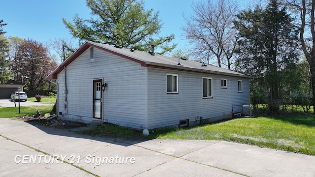 3455 Angel Dr, Saginaw, MI 48601 - view of property exterior with a lawn