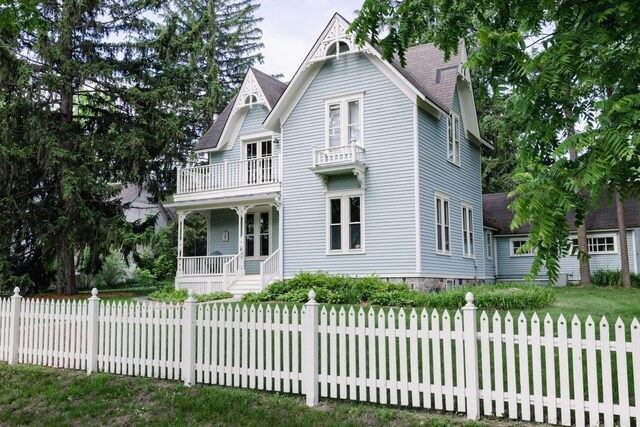 215 N Madison St, Traverse City, MI 49684