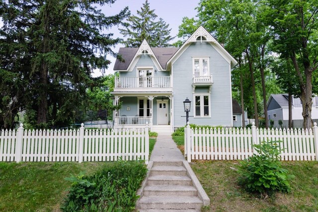 215 N Madison St, Traverse City, MI 49684