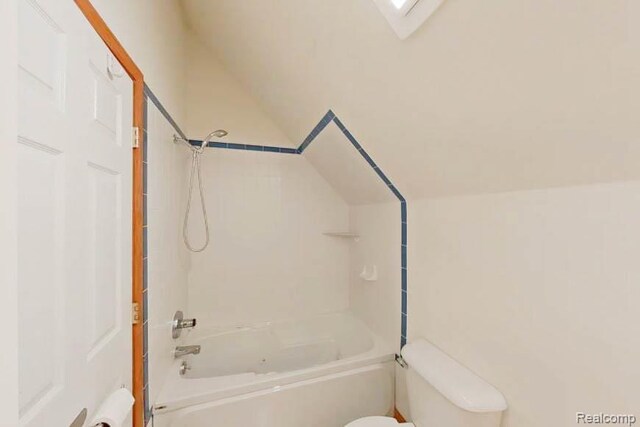 8844 Riverside Dr, Brighton, MI 48116 - full bath featuring toilet and  shower combination