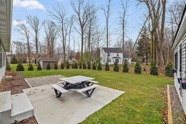 12405 Northway Pkwy, Freeland, MI 48623 - view of grassy yard with a patio