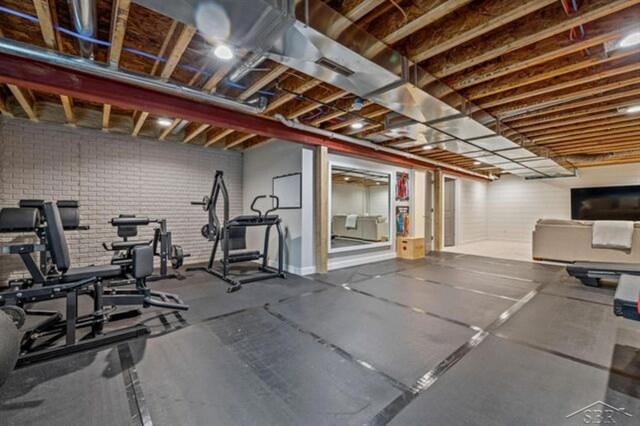12405 Northway Pkwy, Freeland, MI 48623 - workout area with brick wall