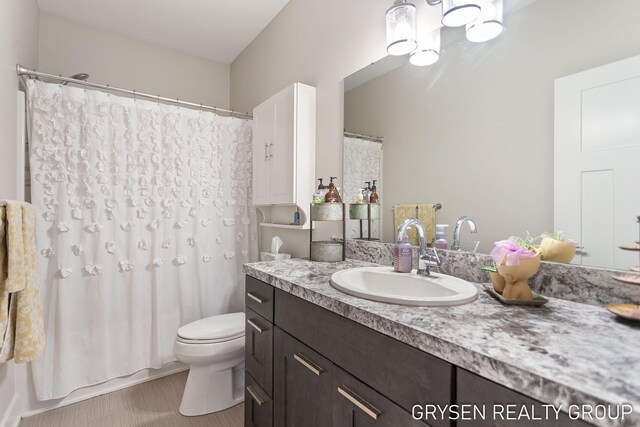 6326 Eaglewood Dr, Hudsonville, MI 49426 - full bath with toilet and vanity