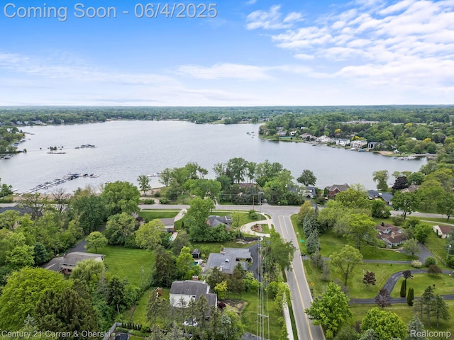 1985 Lone Pine Rd, Bloomfield Hills, MI 48302 - aerial view of property's location featuring a nearby body of water