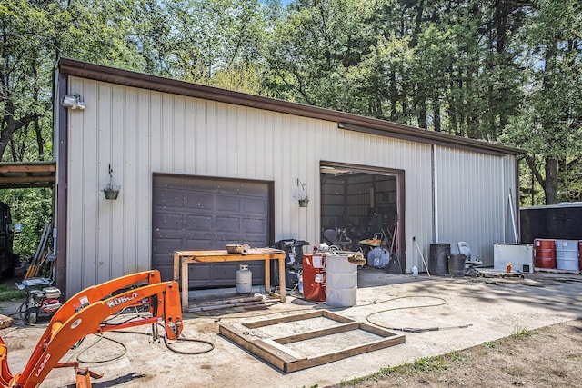 view of detached garage