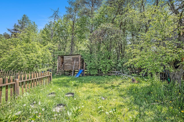 view of yard featuring fence