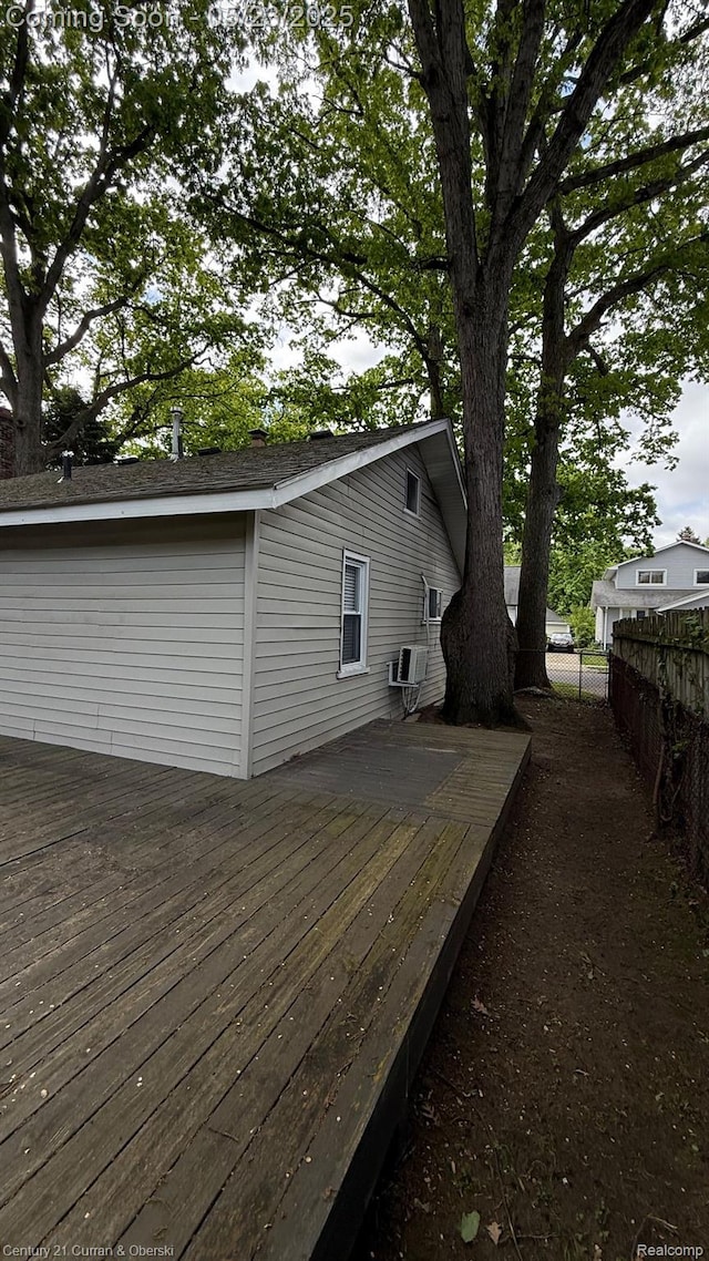 648 W Hazelhurst St, Ferndale, MI 48220 - view of wooden deck