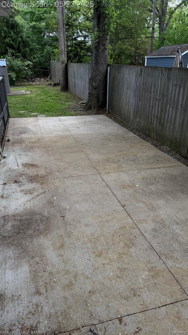 648 W Hazelhurst St, Ferndale, MI 48220 - view of patio