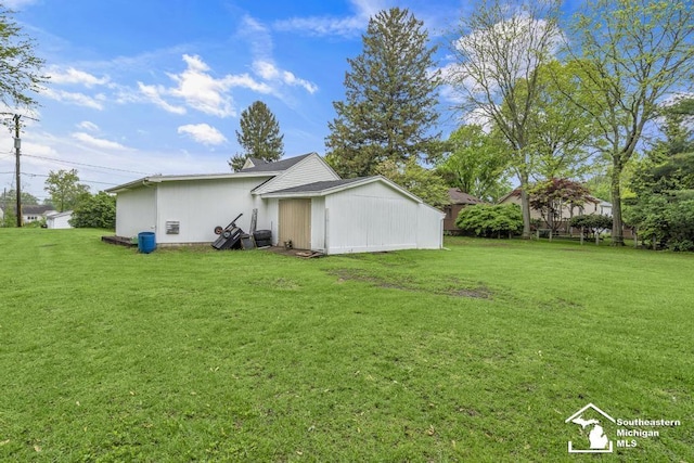 7316 Summerfield Rd, Lambertville, MI 48144 - view of green lawn