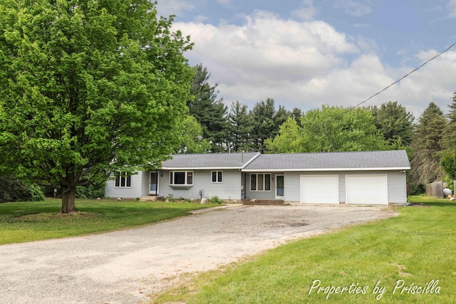 315 Hayes St NW, Comstock Park, MI 49321 - ranch-style house featuring an attached garage, dirt driveway, and a front lawn
