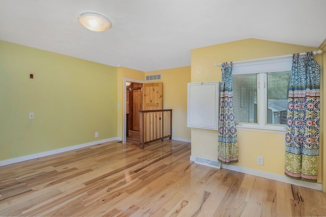 1514 Ferndale Blvd, Niles, MI 49120 - unfurnished room featuring baseboards and light wood-style floors