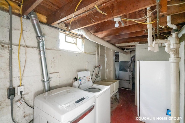 laundry area featuring washer and clothes dryer