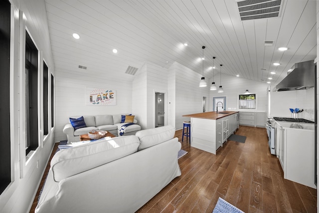 109 Davidsen Ave, Cadillac, MI 49601