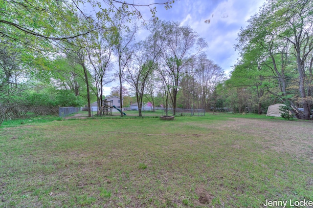 608 Porter Rd, Norton Shores, MI 49441 - view of yard