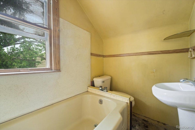 8214 Saint Marys St, Detroit, MI 48228 - full bath featuring a garden tub and lofted ceiling