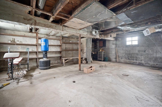 8214 Saint Marys St, Detroit, MI 48228 - view of basement