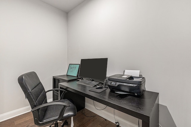 3328 Roseford Blvd, Ann Arbor, MI 48105 - office space with wood finished floors and baseboards