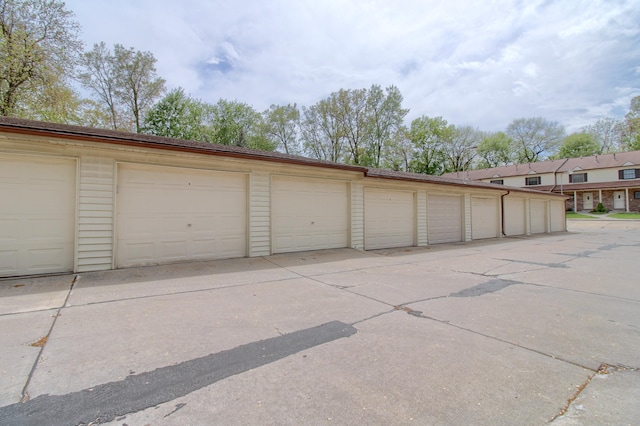35844 Castlewood Ct, Westland, MI 48185 - view of garage