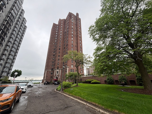 8162 E Jefferson Ave Unit 16B, Detroit, MI 48214 - view of apartment building / complex