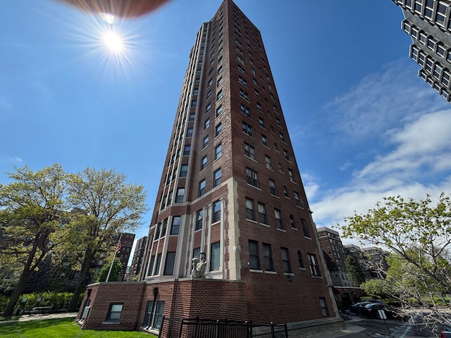 8162 E Jefferson Ave Unit 16B, Detroit, MI 48214 - view of building exterior