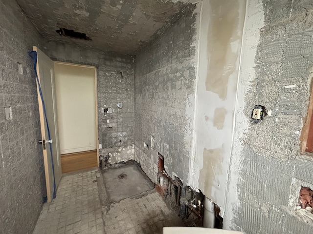 8162 E Jefferson Ave Unit 16B, Detroit, MI 48214 - view of bathroom