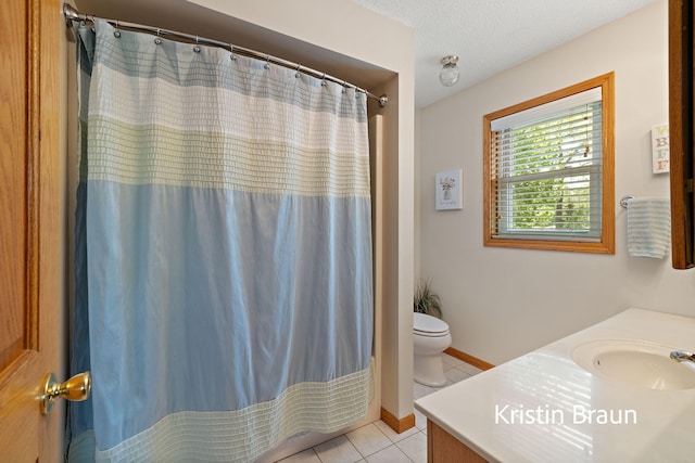 full bath featuring tile patterned floors, toilet, vanity, baseboards, and curtained shower