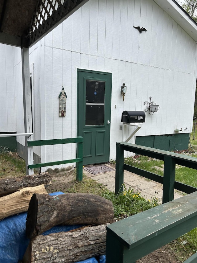 1902 W Ogilvie Ave, Baldwin, MI 49304 - view of doorway to property