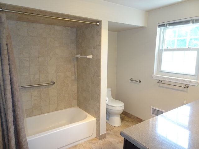 full bath featuring toilet, shower / tub combo with curtain, vanity, baseboards, and tile patterned flooring