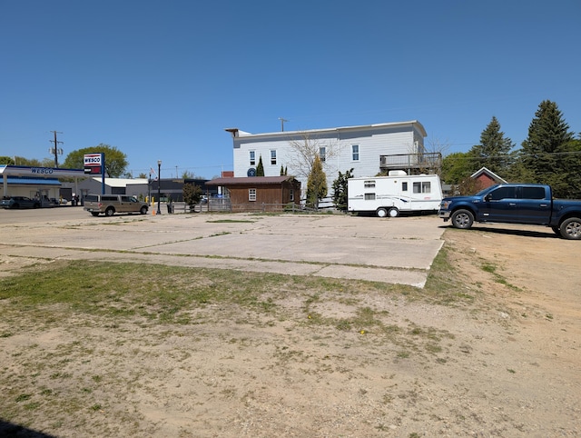 120 N Main St, Scottville, MI 49454 - view of yard