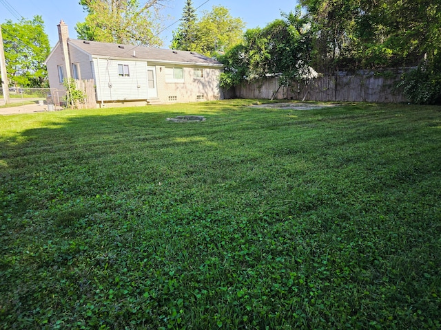 18453 Woodbine St, Detroit, MI 48219 - view of yard with entry steps
