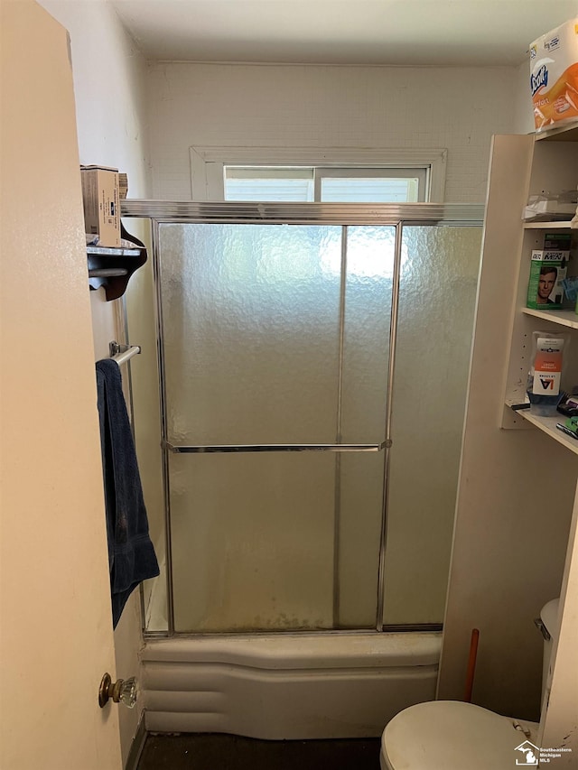 278 Oregon St, Ypsilanti, MI 48198 - full bath with toilet and shower / bath combination with glass door