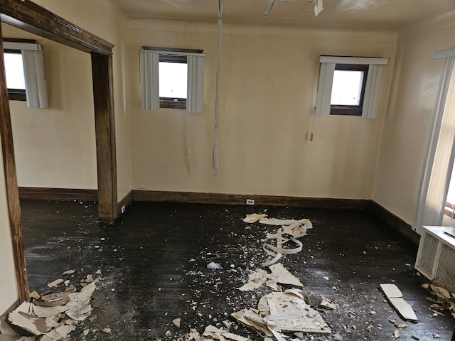 5297 Vancouver St, Detroit, MI 48204 - unfurnished room with baseboards