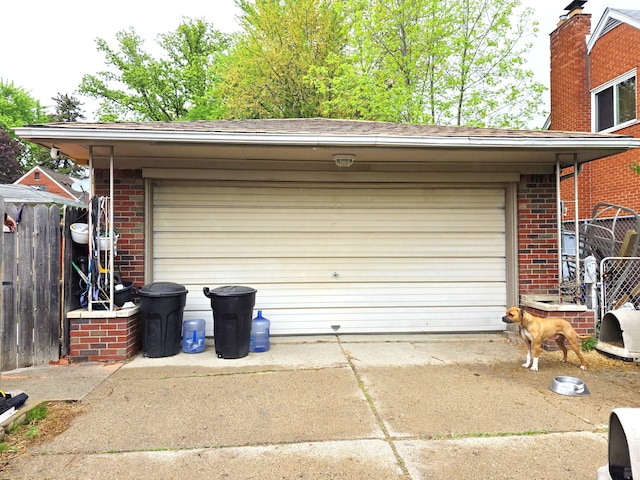 19266 Tyrone St, Harper Woods, MI 48225 - garage featuring fence