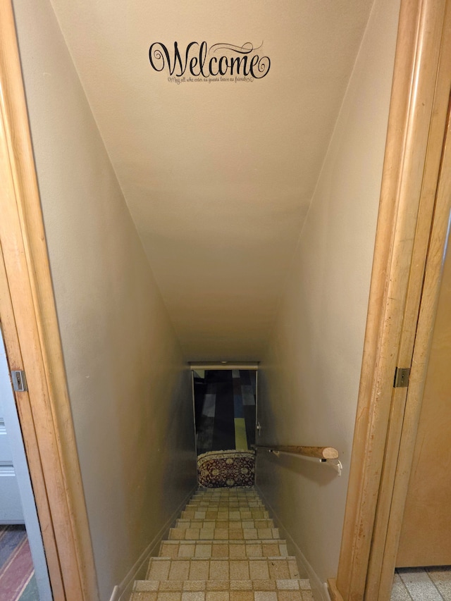 19266 Tyrone St, Harper Woods, MI 48225 - view of stairway
