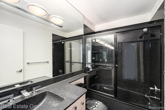 3079 Ravinewood Dr, Commerce Twp, MI 48382 - full bath featuring vanity and enclosed tub / shower combo